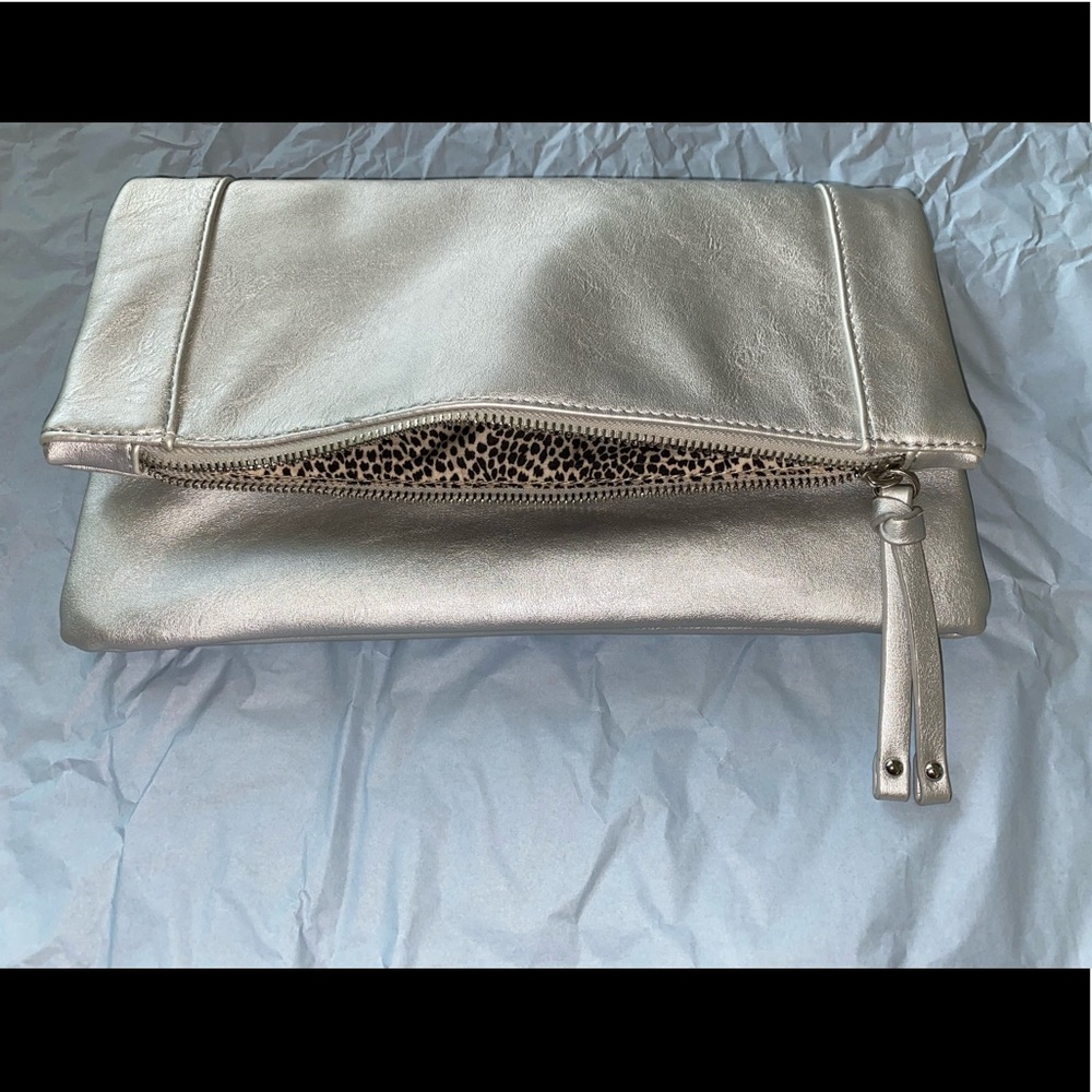 Silver clutch